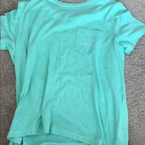 vineyard vines t-shirt